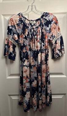 Love Delirious Maternity Floral Bell Sleeve Dress with Lace Trim Size S